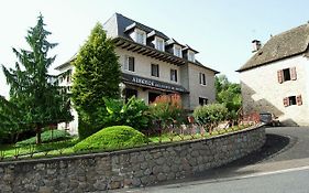 Auberge Des Ruines De Merle